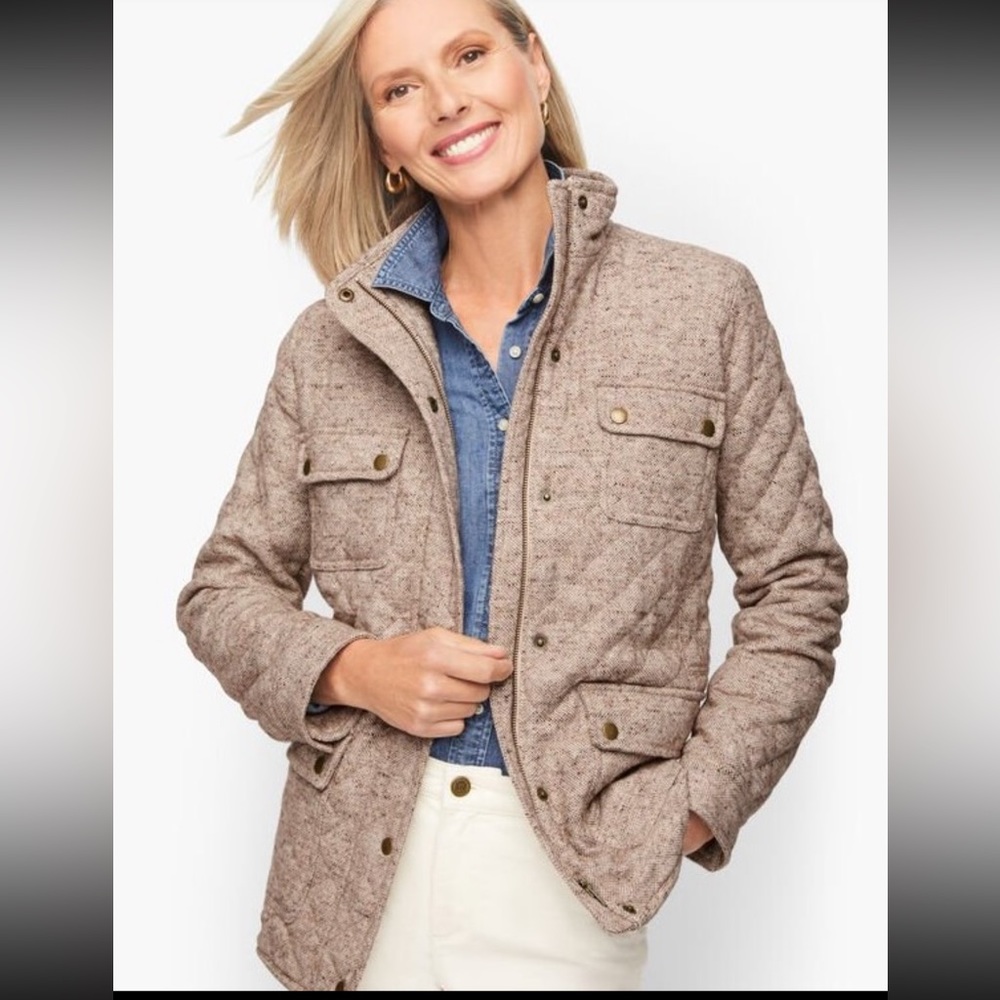 Quilted Wool Donegal Jacket.Sumptuous Italian wool.
Beautiful quilted desig